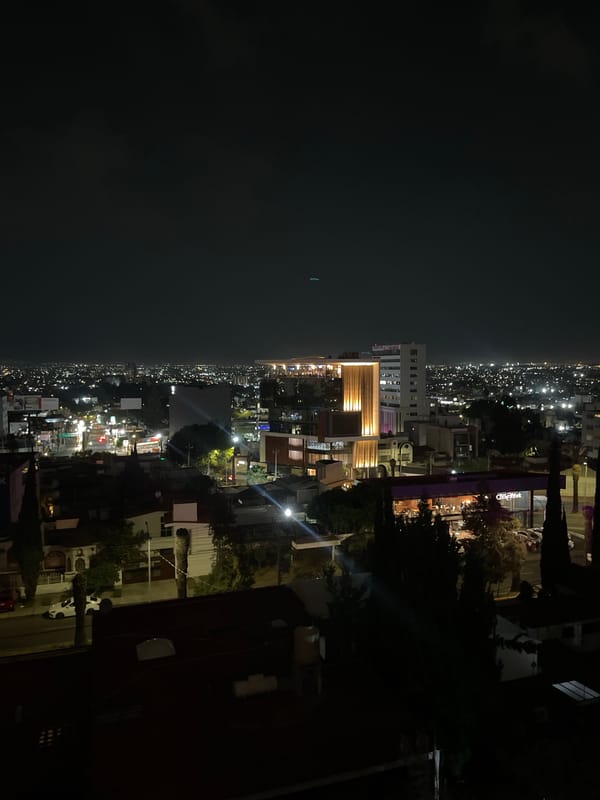 Late night balcony observations and indoor moments in Puebla