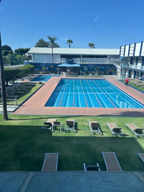 Fitness facility with pool complex documented in Puebla