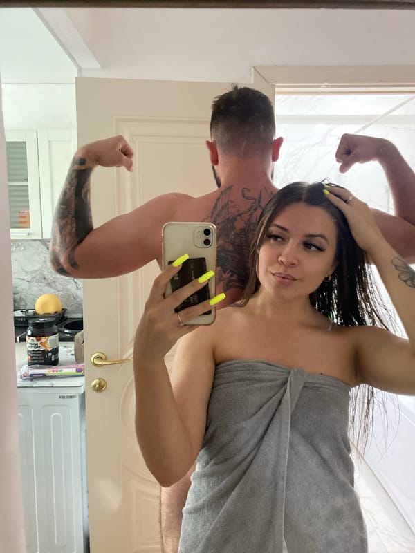 Post-shower selfies in a Makhachkala apartment