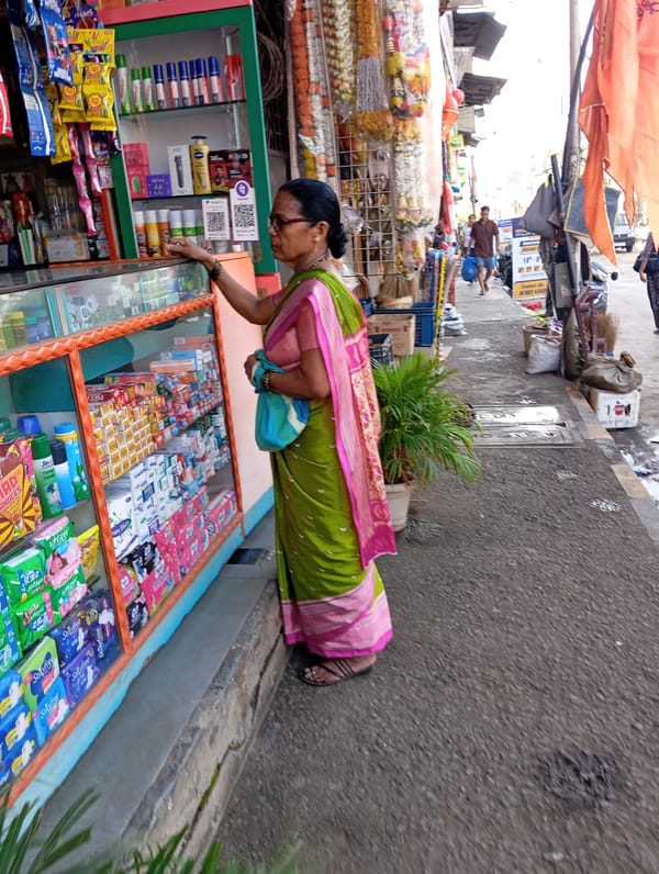 Daily life documented across Mumbai streets during morning hours