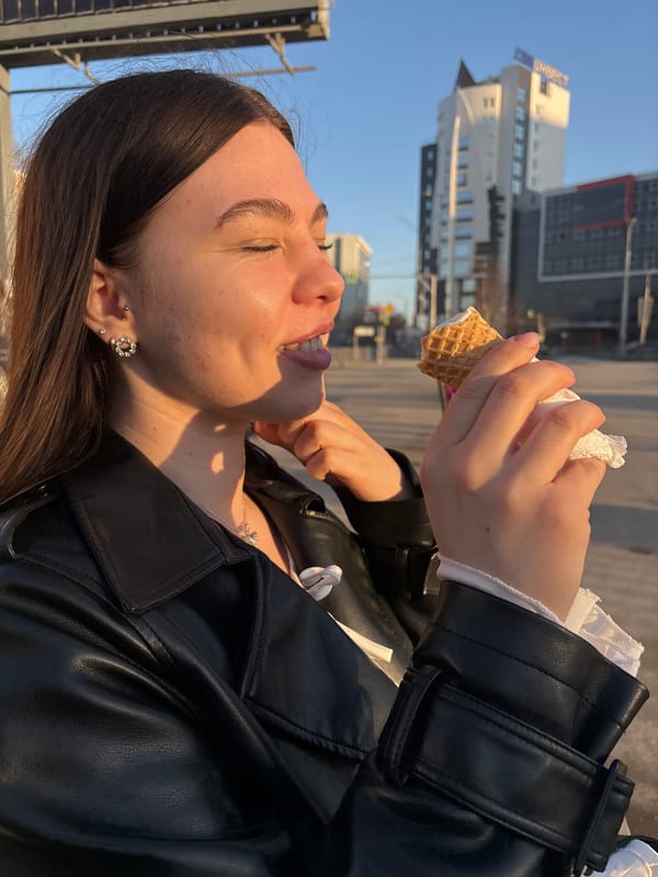 Casual afternoon moments captured across Perm, Russia
