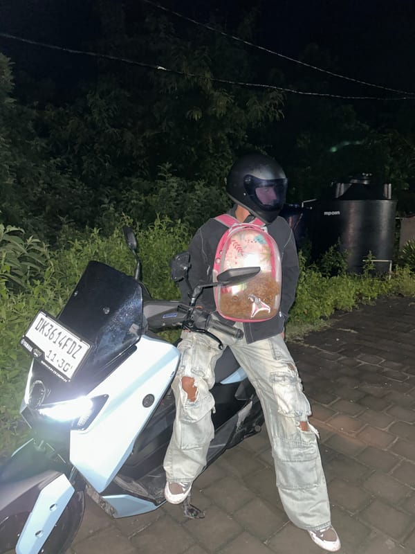 Motorcyclist photographed on Yamaha scooter in Kuta Selatan