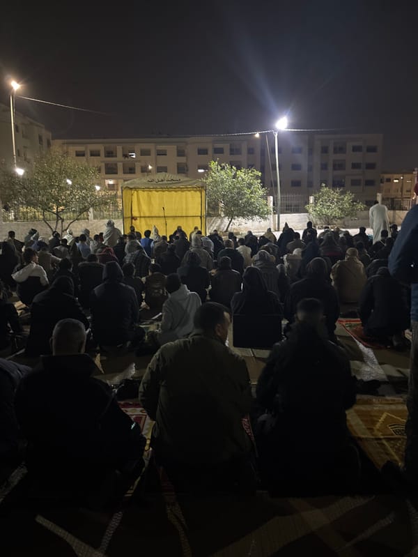 Large nighttime religious gathering draws hundreds to Fez plaza