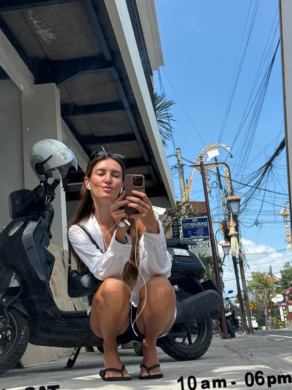 Mirror selfies outside a North Kuta nail salon