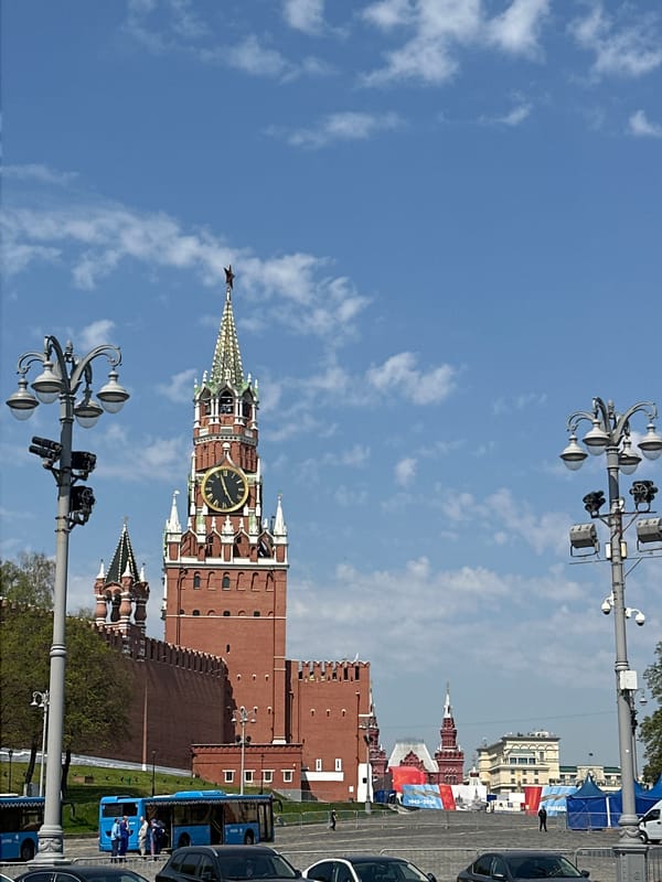 Morning pedestrians, electric buses observed near Moscow's Red Square