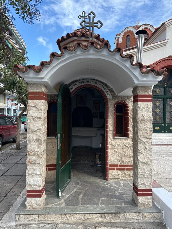 Street photography tour captures churches and buildings in Serres