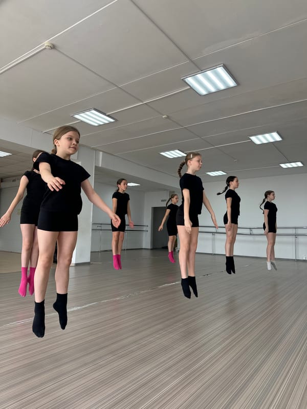 Young dancers practice morning routines at Votkinsk studio