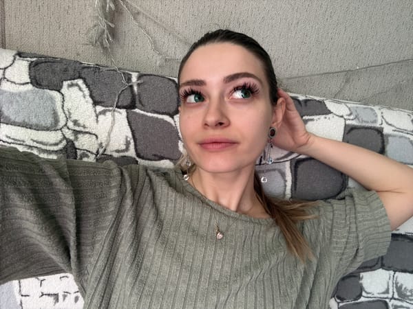 Morning moments captured in Reutov: rest, pets, school