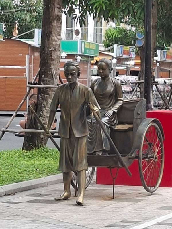 Landmark stroll through Phú Quốc's decorative town square