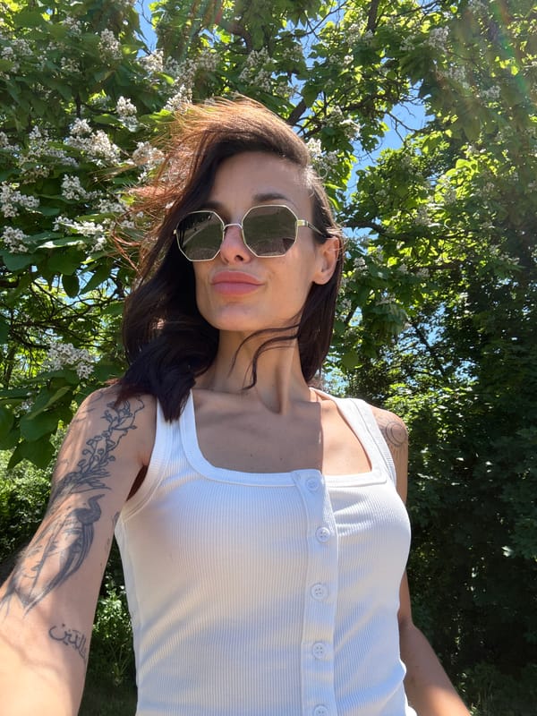 Morning stroll through Pleven's landmarks, selfies along the way