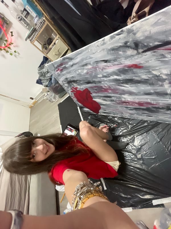 Artist creates anatomical heart painting in Raanana studio session