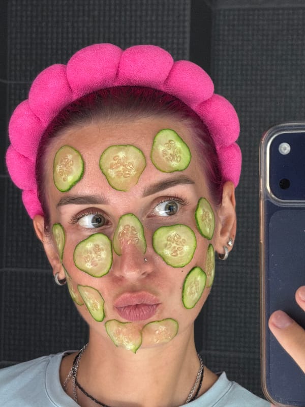 Cucumber face mask selfie in a Chaikovsky bathroom