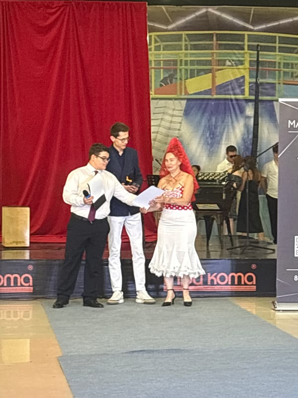 Local event in Tri Potoka mixes fashion show and awards ceremony