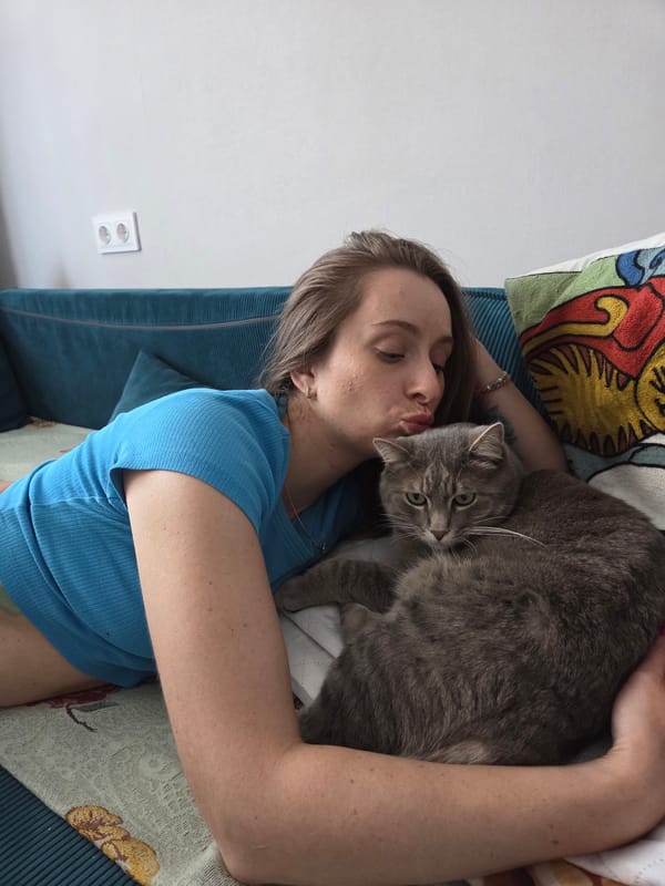Spring morning moments captured across Birobidzhan: selfies, cats, lilacs