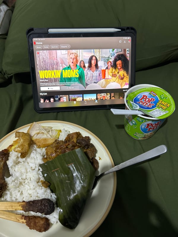 Lazy morning in Sukawati: streaming, local food, then off on a ride