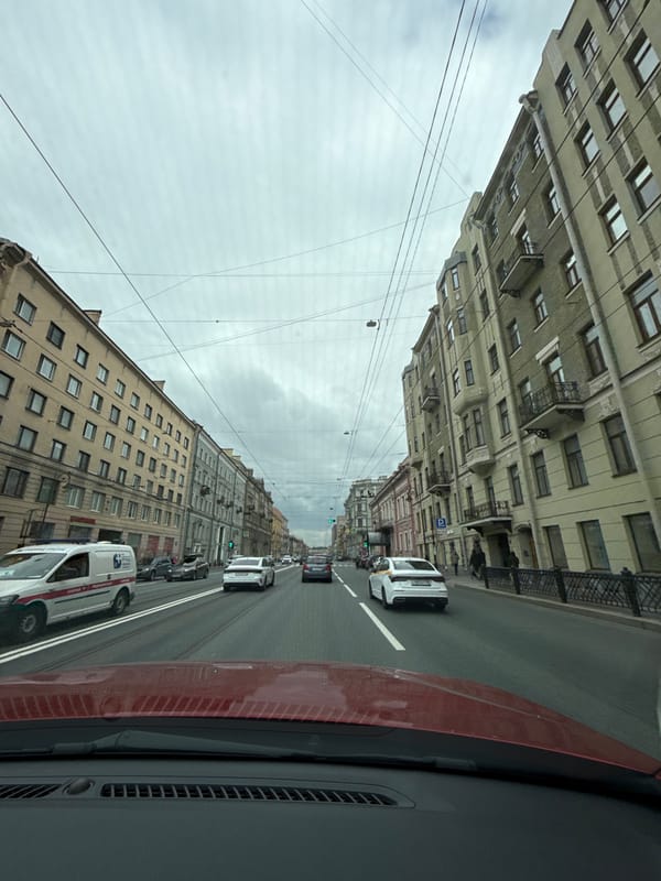 Woman documents morning commute through congested St. Petersburg streets