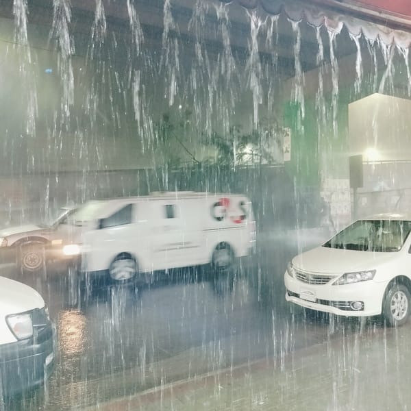 Heavy downpour hits Dhaka streets, multiple witnesses document rainfall