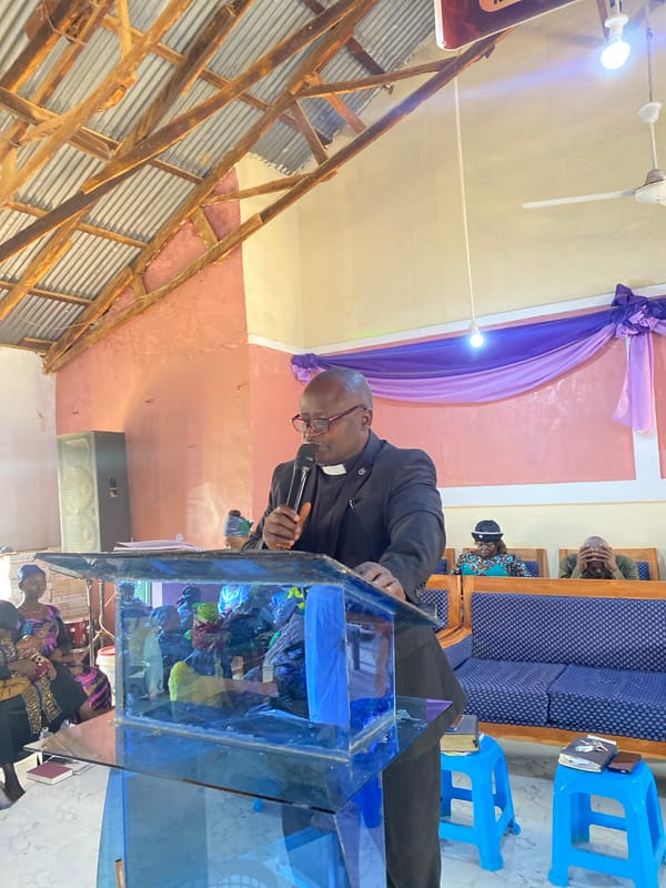 Church service held in Kuru Dungus, Nigeria with multiple speakers