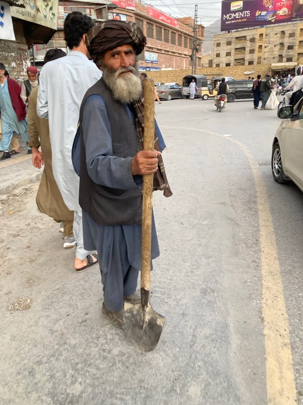 Busy market scenes documented in Quetta, Pakistan
