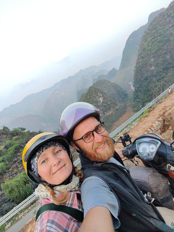 Travelers Document Mountain Roads and Scenery in Vietnam