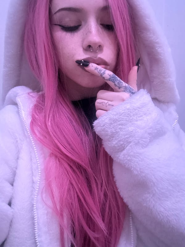Late-night Buenos Aires: fast food, selfies, and a fuzzy white jacket