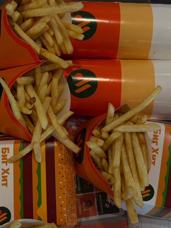 Morning scenes captured in Perm: fast food, wall art