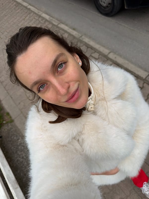 Morning moments in Budva: dogs, matcha, selfies captured