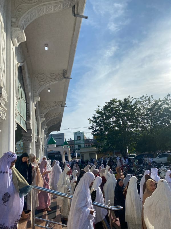 Morning prayer gatherings draw crowds to Lhokseumawe mosques