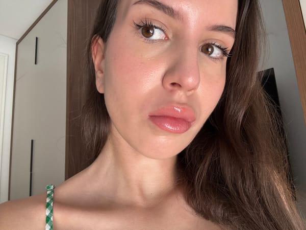 Woman documents morning routine through selfies and detail shots