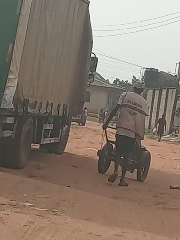 Morning life documented across Shagamu, Nigeria streets and homes