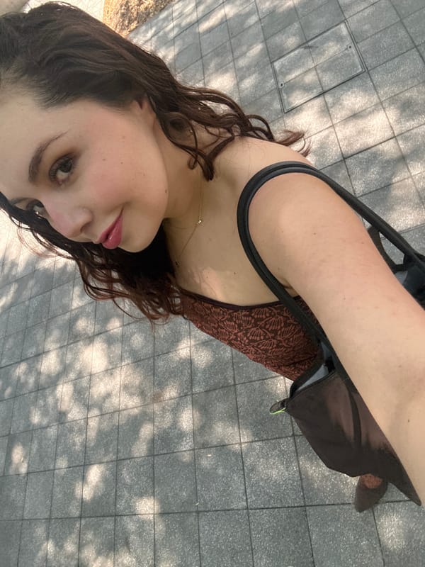 Woman in floral top spotted in Mexico City park