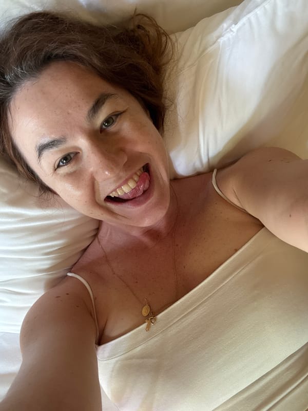 Morning bed selfies in a Koh Samui guesthouse room