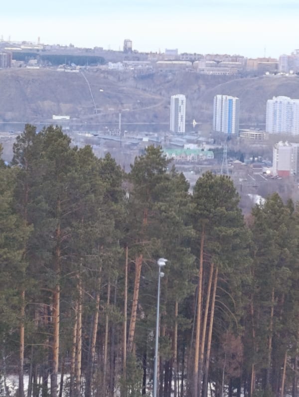 Ski resort activity and incident captured in Krasnoyarsk