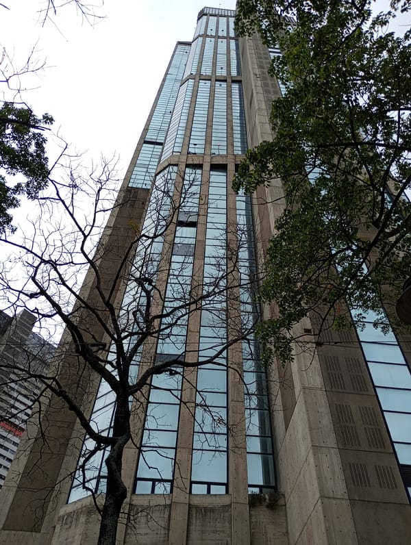 Everyday scenes captured across Caracas retail and residential areas