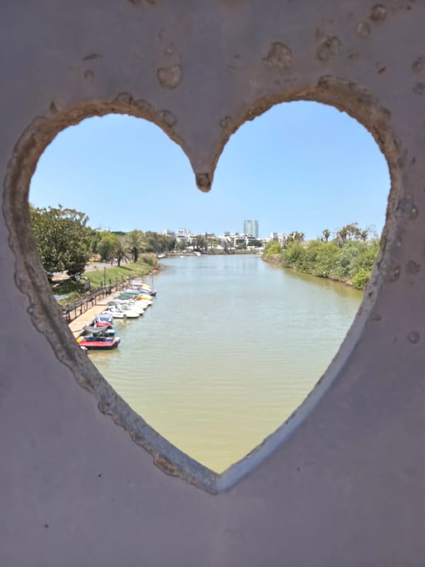 Heart-shaped view captured of Yarkon River in Tel Aviv