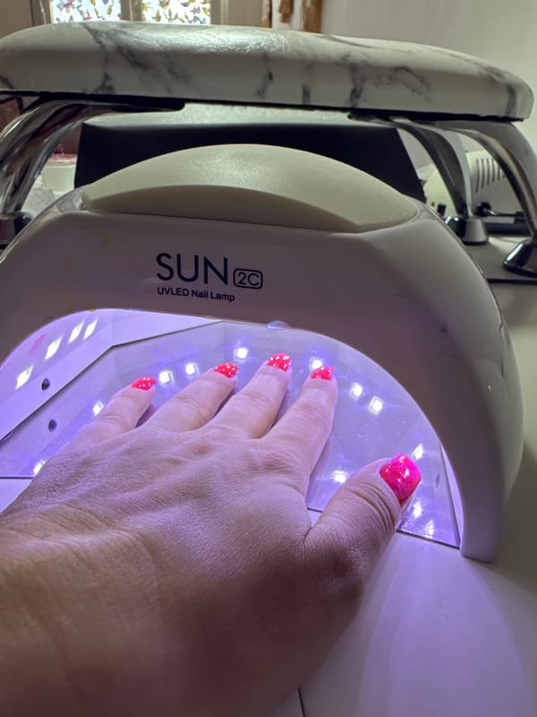 Nail salon session documented in Podgorica, Montenegro