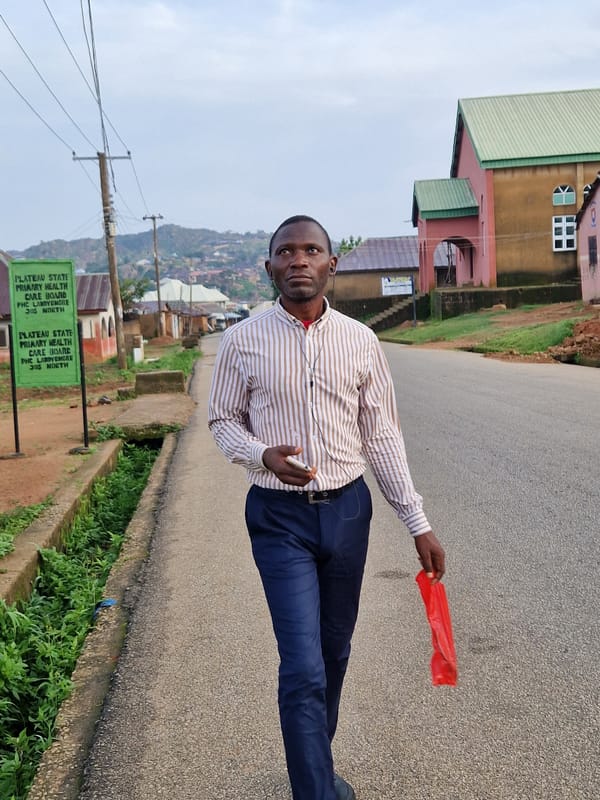 Morning foot traffic on the streets of Kabong, Jos