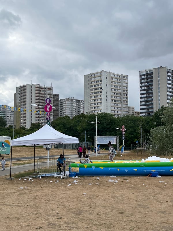 Foam pits and inflatables at a Bobigny neighborhood event