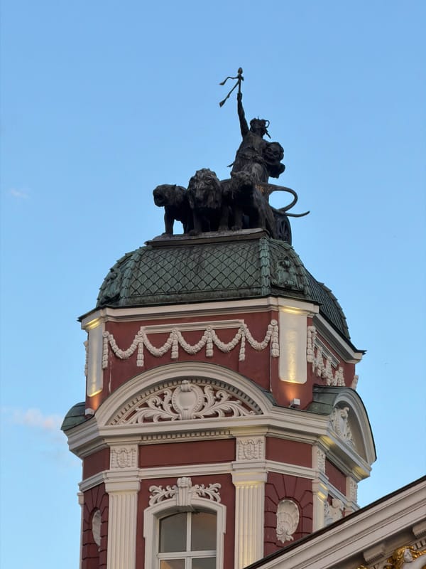 Various scenes documented across Sofia during five-minute window