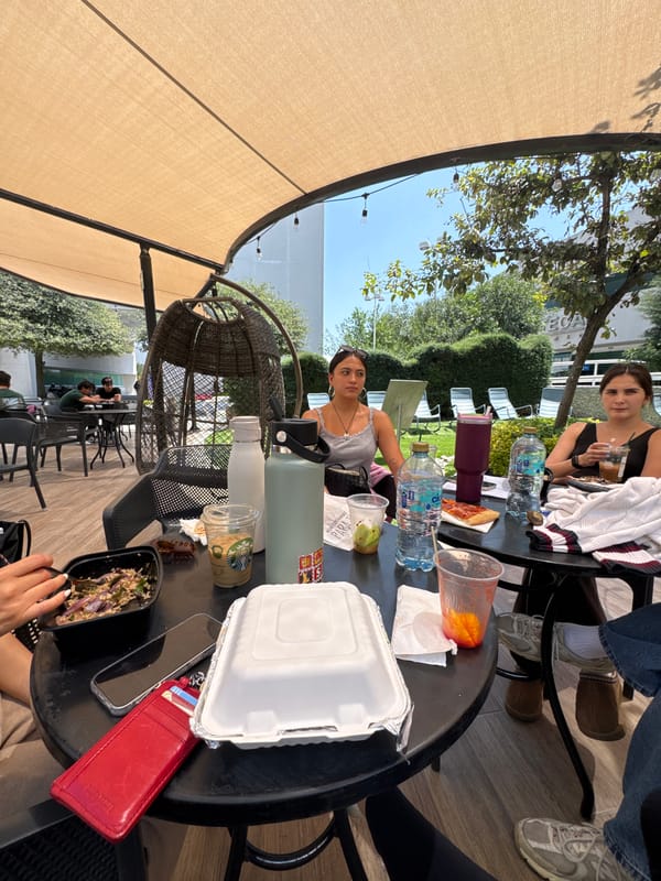 Evening scenes captured at Puebla cafes and parks