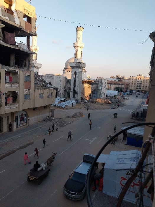 Witnesses document destruction and daily life in Khan Yunis