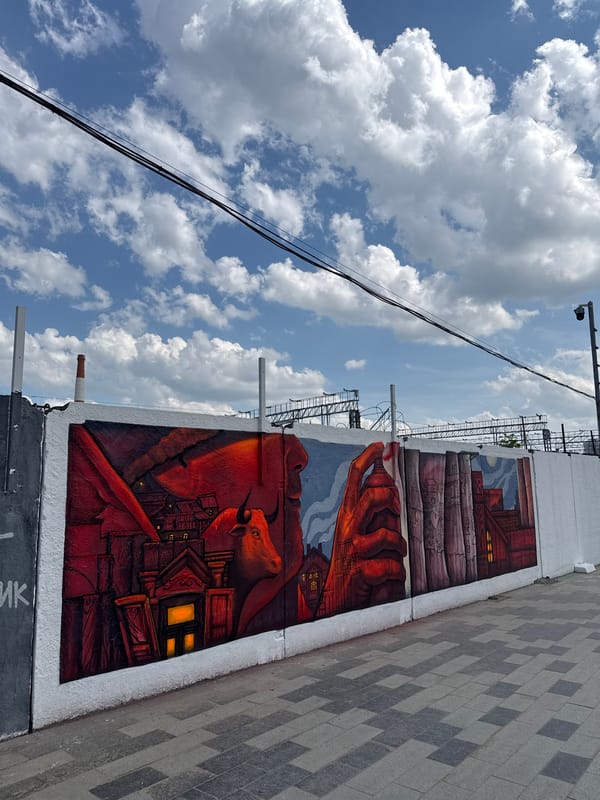 Walking tour documents Moscow street scenes and urban murals