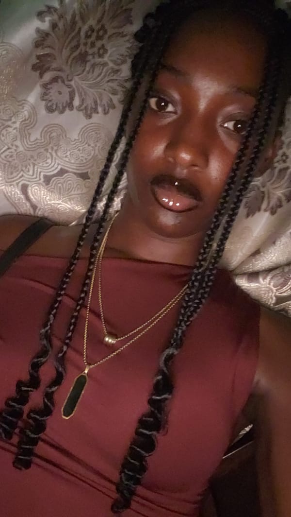 Young woman documented in evening photos, video in Rido