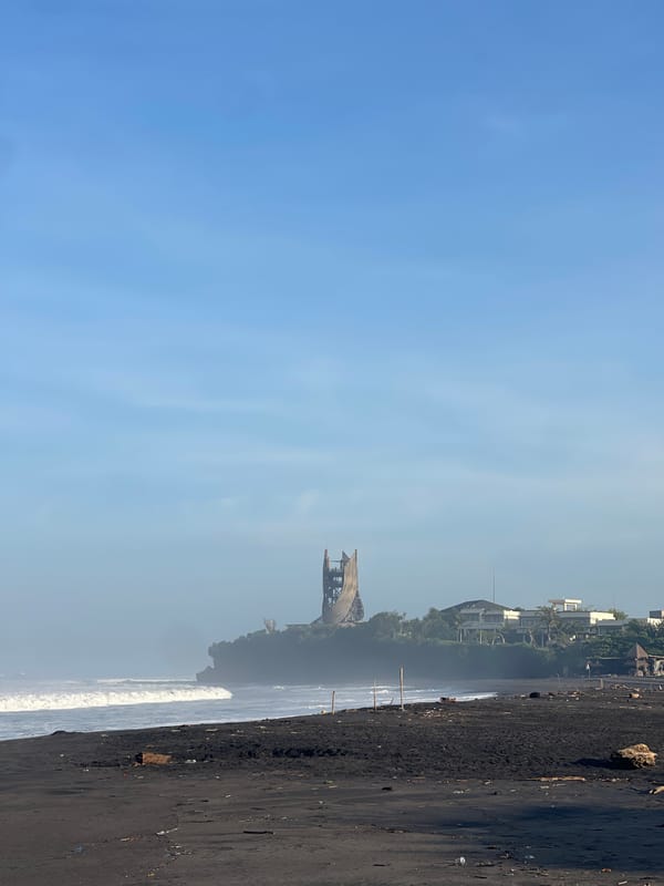 Foggy beach conditions documented near Kediri, Indonesia coastline