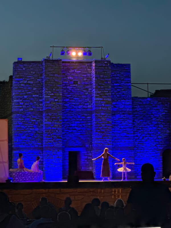 Ballet performance lights up Tsarevets Fortress in Veliko Tarnovo