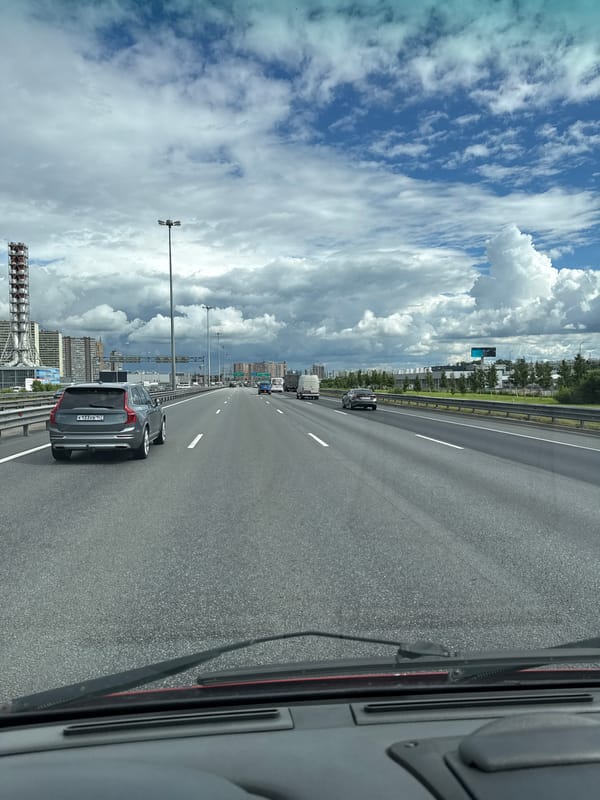 On the road through Saint Petersburg's highway network