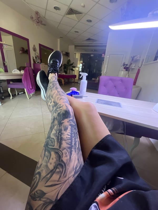 Morning nail salon visit in Veliko Tarnovo, Bulgaria