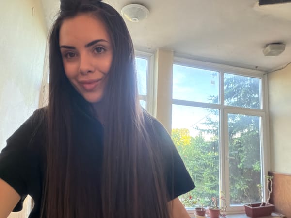 Woman takes selfie series across Sofia locations within minutes