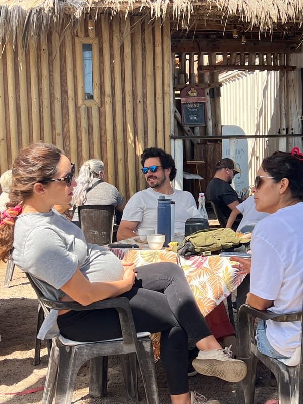 Afternoon leisure scenes documented across Arica, Chile waterfront