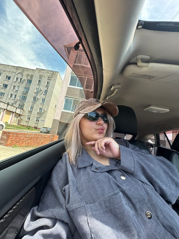 Woman documents hour-long outing in Birobidzhan through selfies